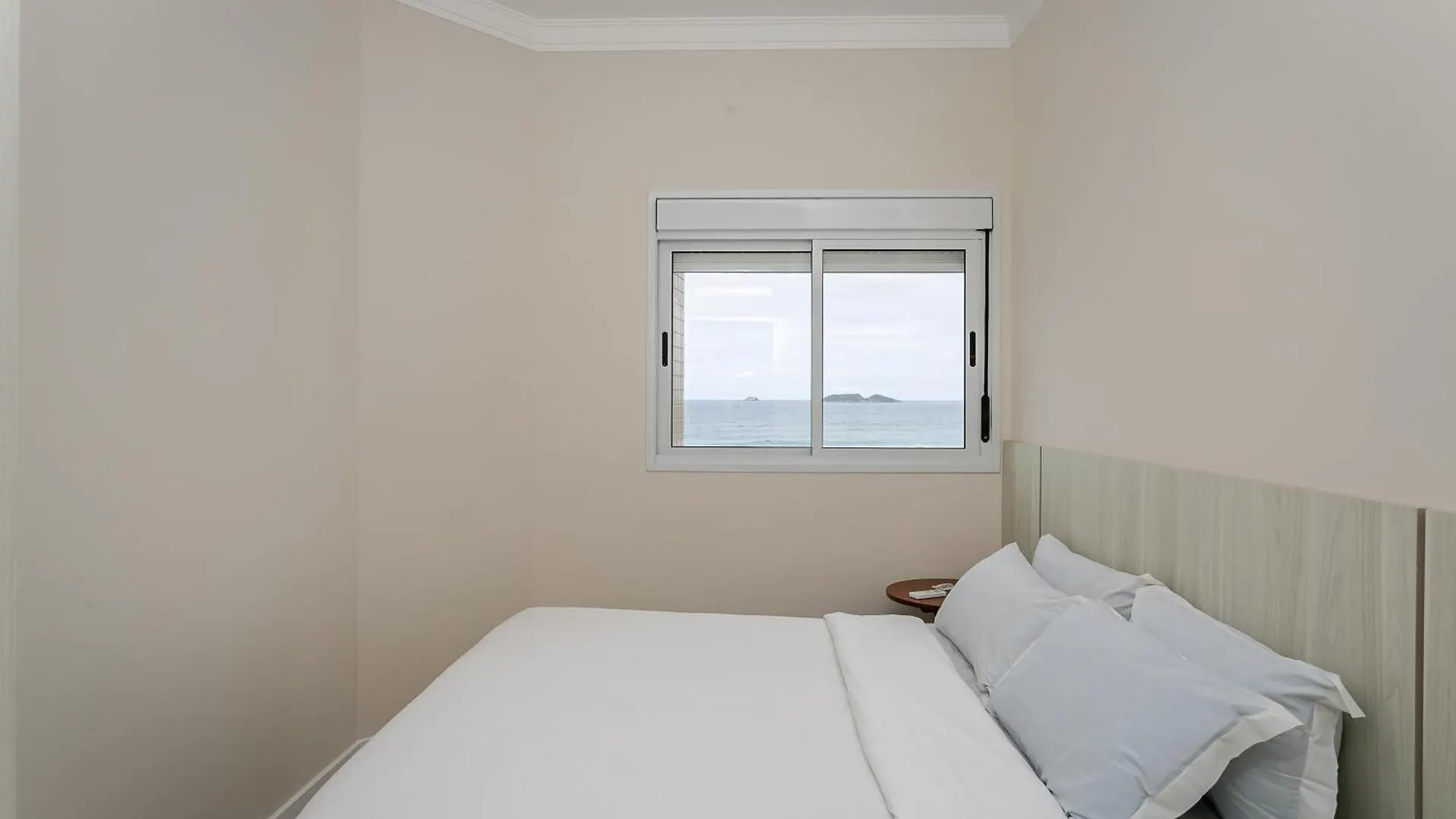 Predio Nos Ingleses Pe-Na-Areia Com Piscina - Aquarelle Florianópolis