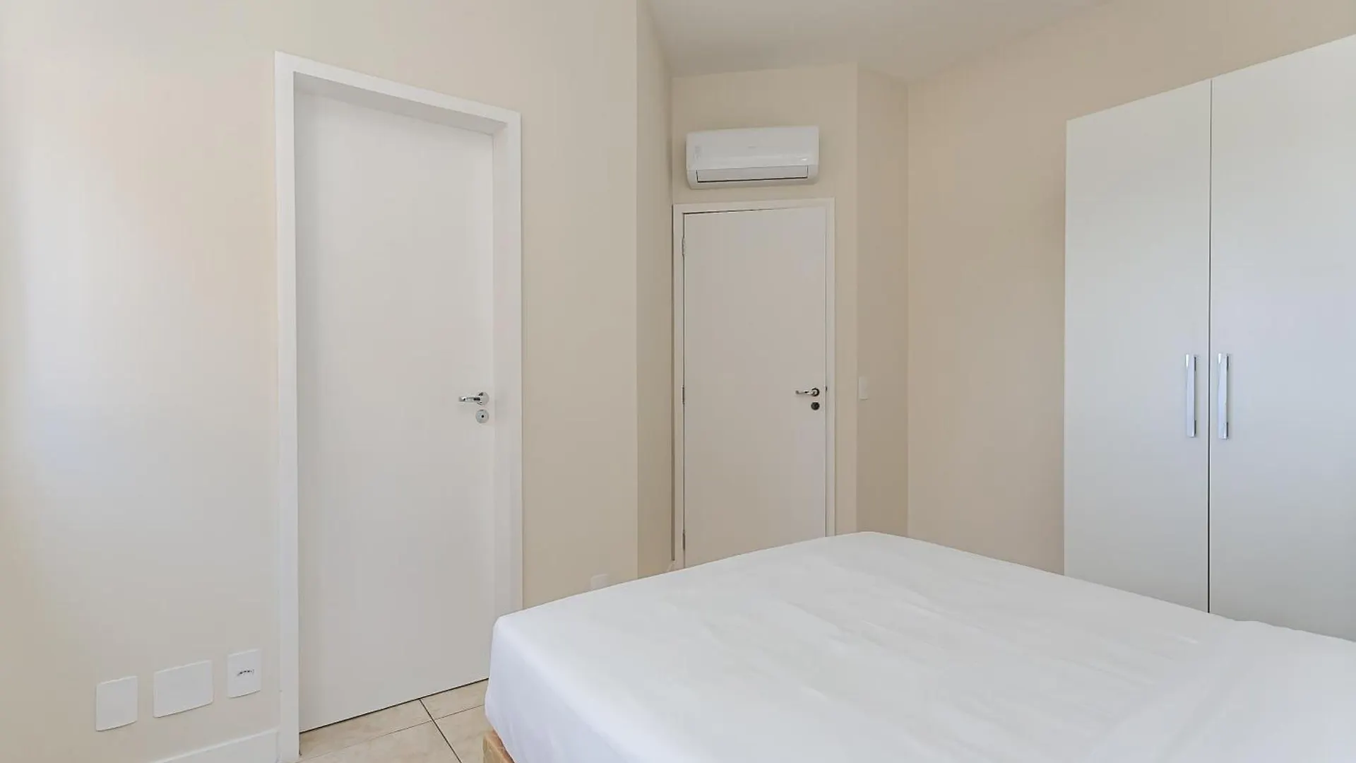 Predio Nos Ingleses Pe-Na-Areia Com Piscina - Aquarelle Florianópolis Apartamento